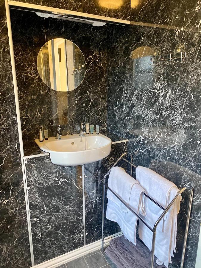 Newcastle Arms Hotel Колдстрим Экстерьер фото